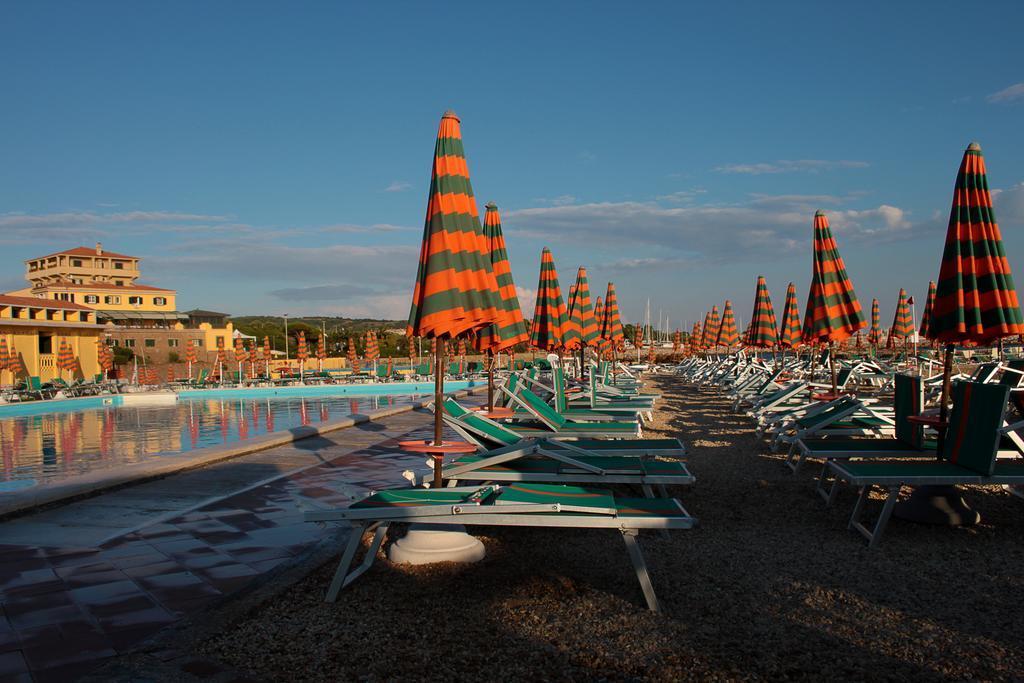Sunbay Park Hotel Чивитавеккья Экстерьер фото