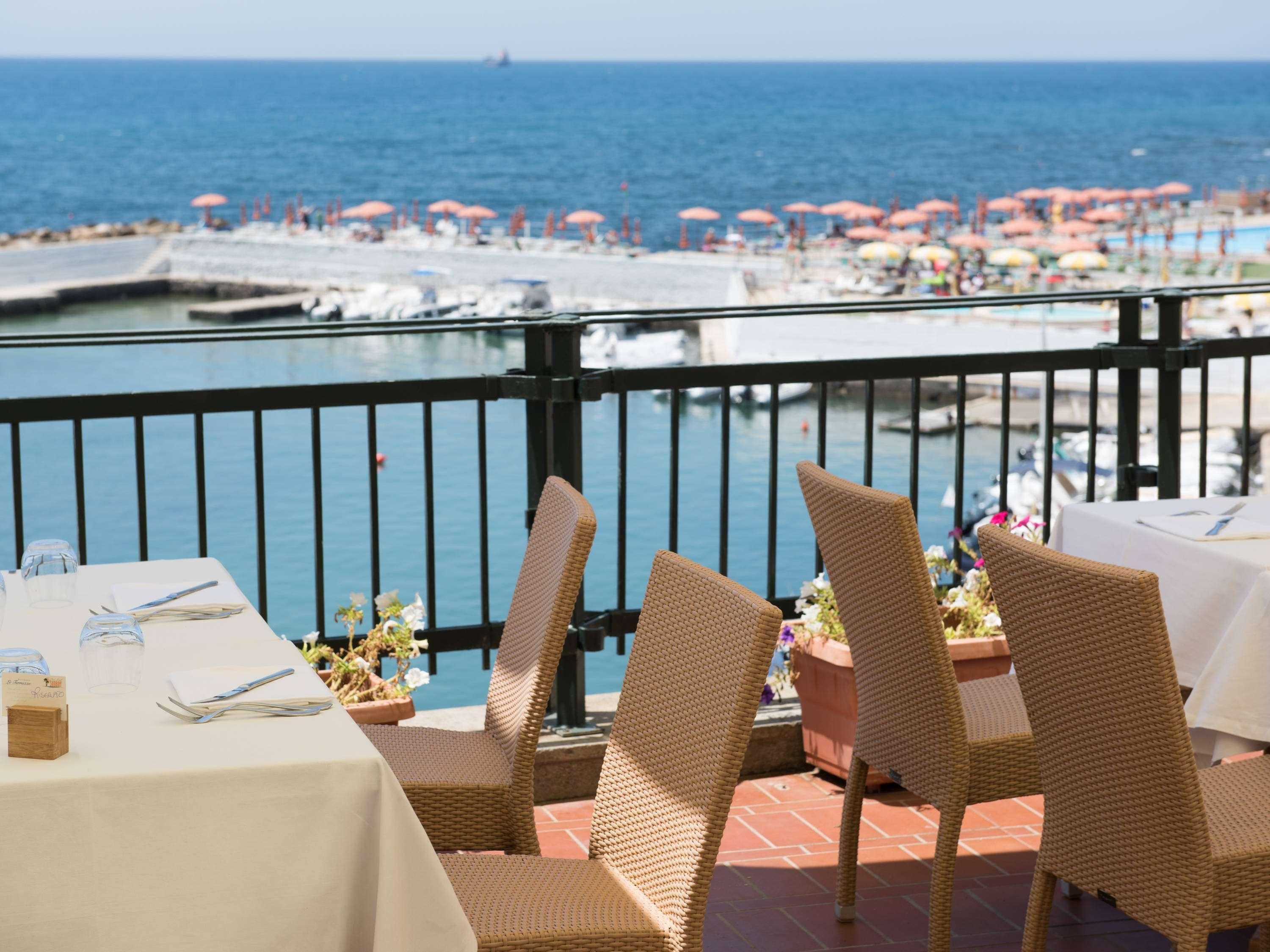 Sunbay Park Hotel Чивитавеккья Экстерьер фото