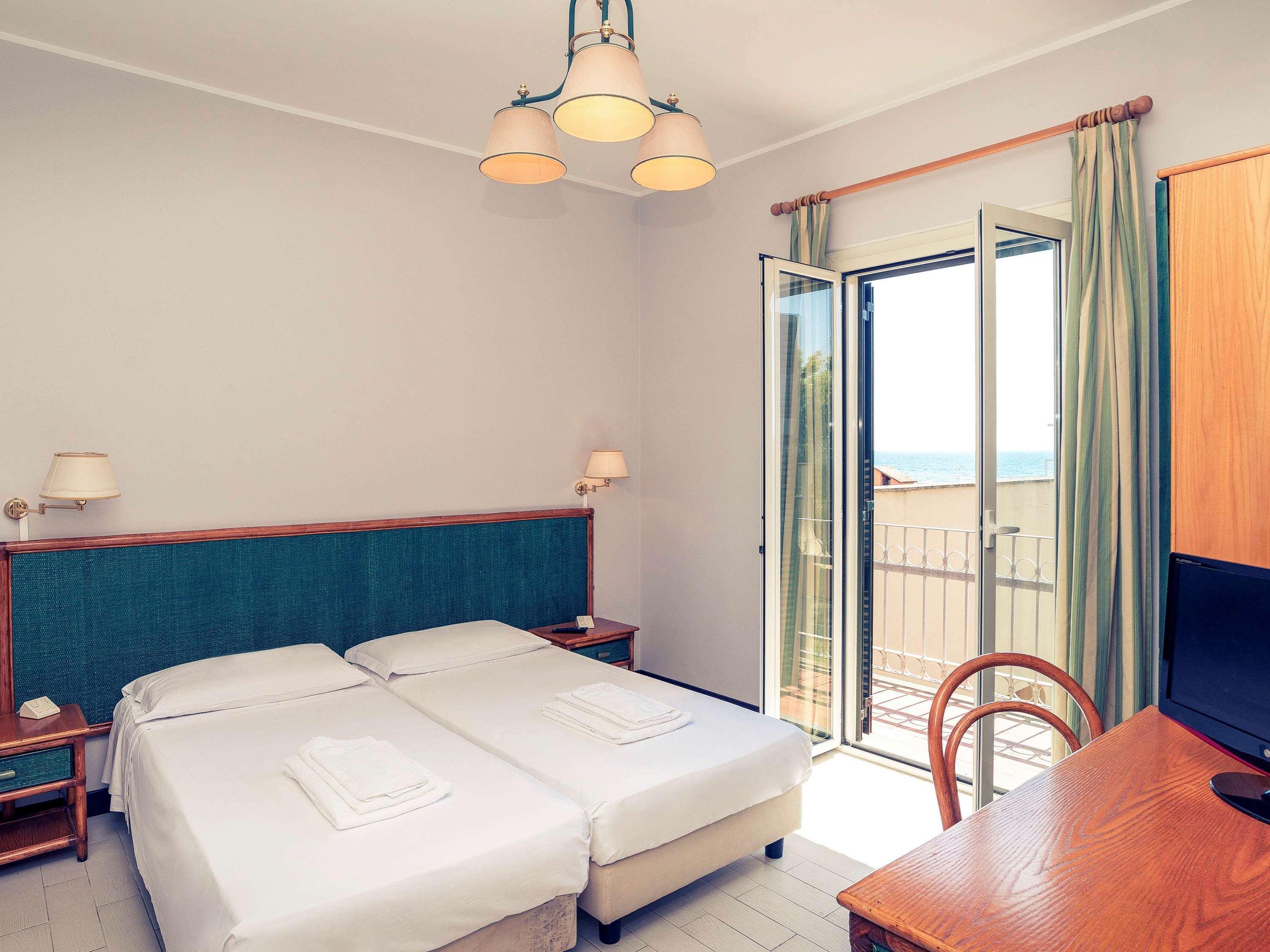 Sunbay Park Hotel Чивитавеккья Экстерьер фото