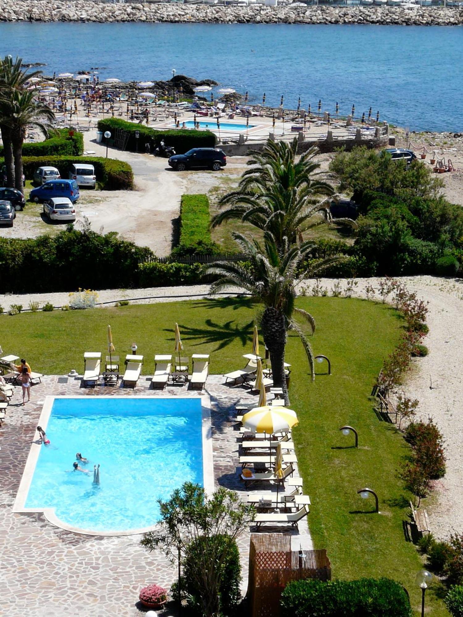 Sunbay Park Hotel Чивитавеккья Экстерьер фото
